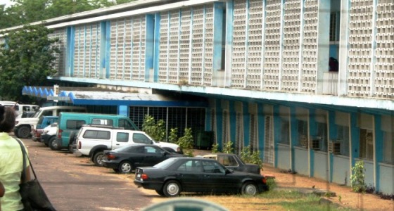 Une vue du batiment des Cliniques Universitaires de Kinshasa/RDC, le 06/02/2012. Radio Okapi/Ph. Aimé-NZINGA